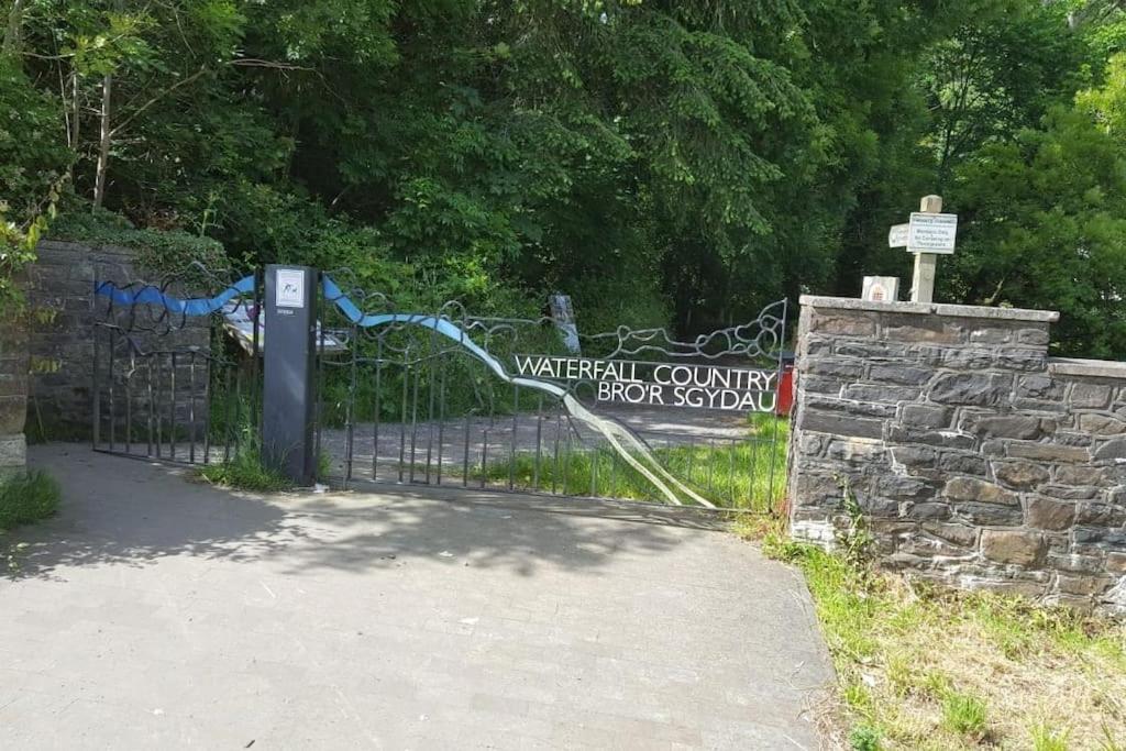 Mellte Avenue - Waterfalls House Pontneddfechan Exteriör bild